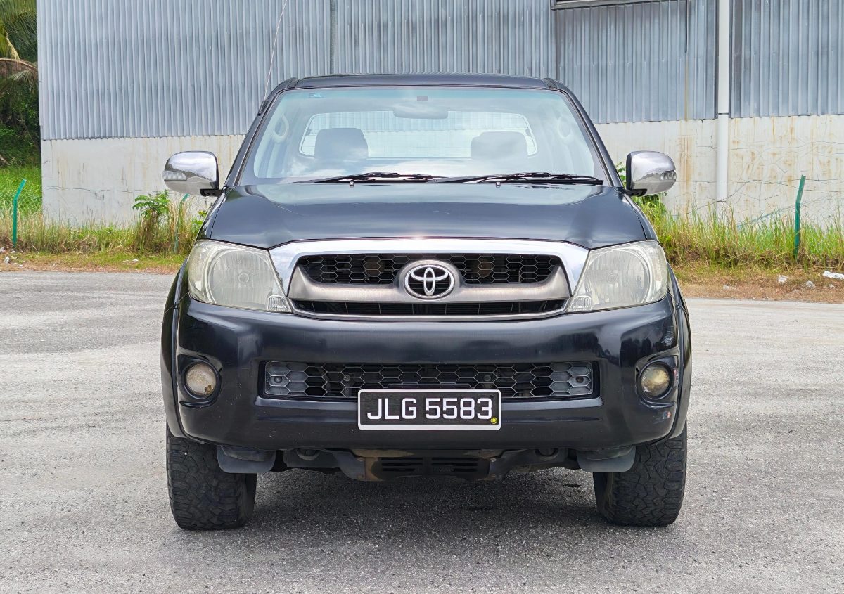 Toyota Hilux 2008 Hitam Manual（手动） 二手车 Used Car Johor Bahru