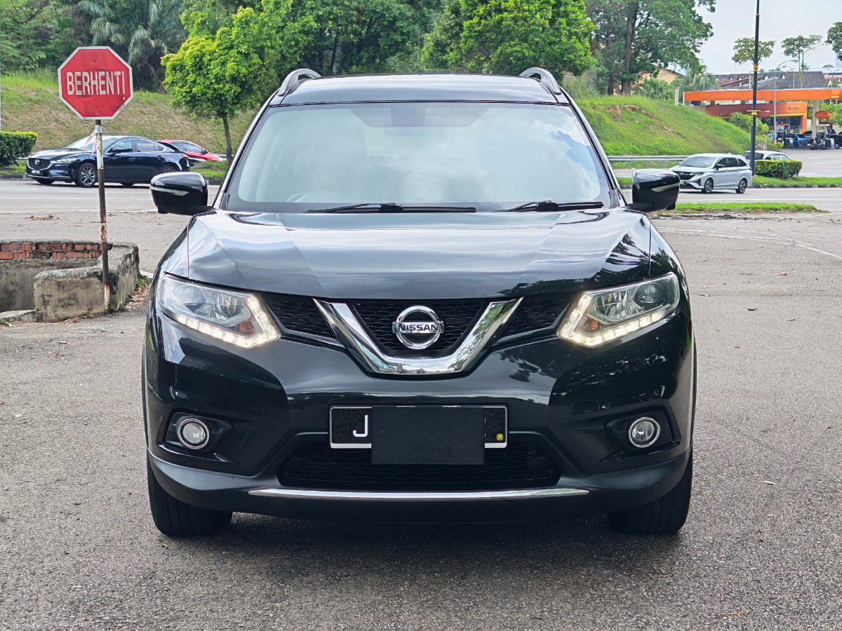 Nissan X-Trail 2015 Hitam CVT 二手车 Used Car Johor Bahru