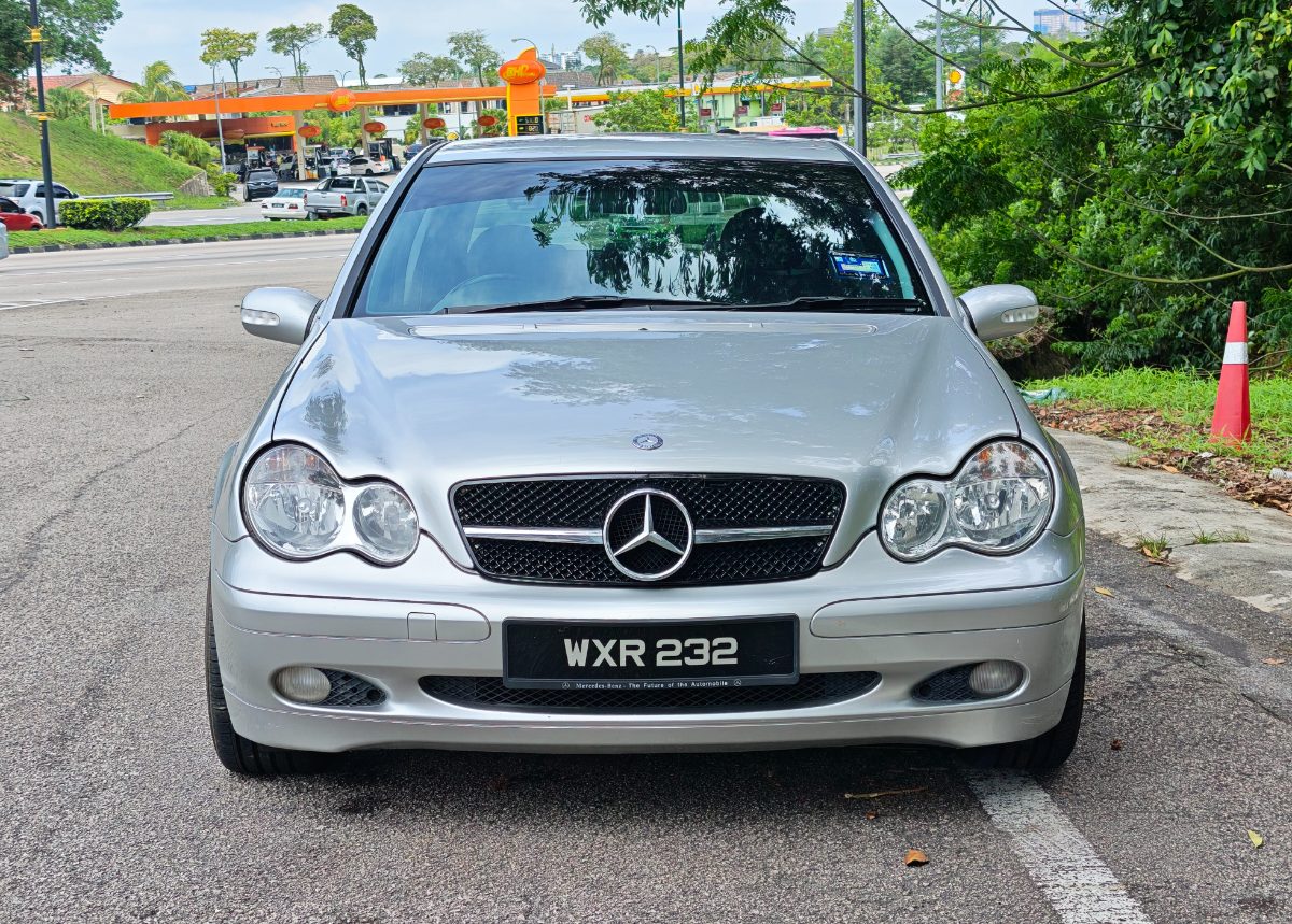 Mercedes Benz C180 2003 Silver Auto（自动） 二手车 Used Car Johor Bahru
