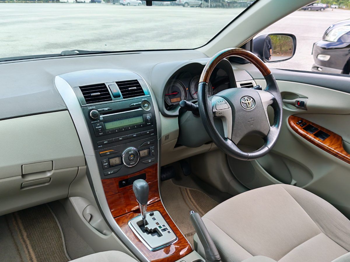 Toyota Altis 2010 Used Car Johor Bahru 7