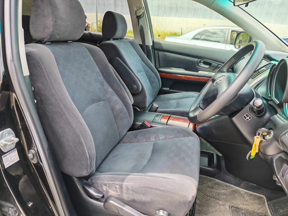 Toyota Harrier 2004 Used Car Johor Bahru 5