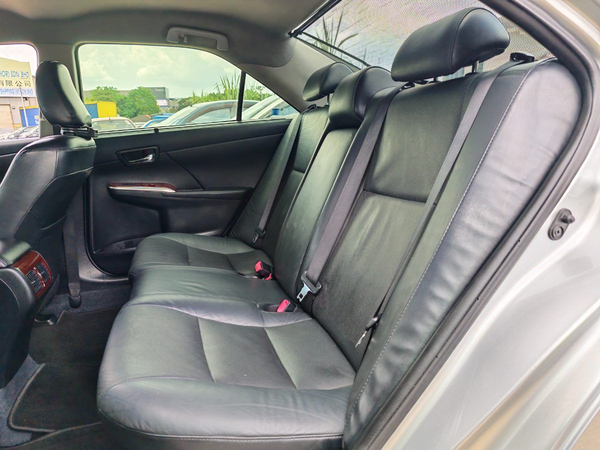Toyota Camry 2015 Used Car Johor Bahru 5