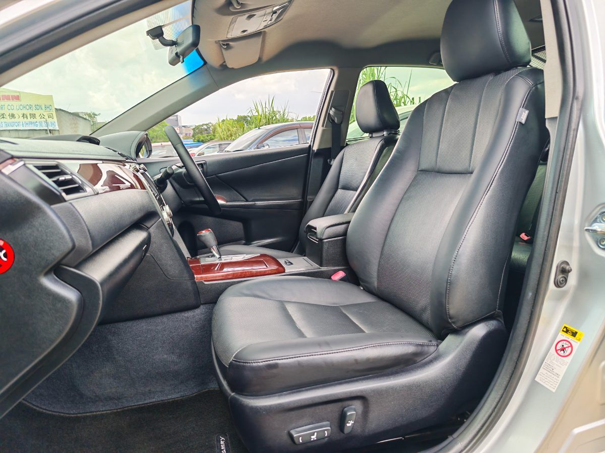 Toyota Camry 2015 Used Car Johor Bahru 4