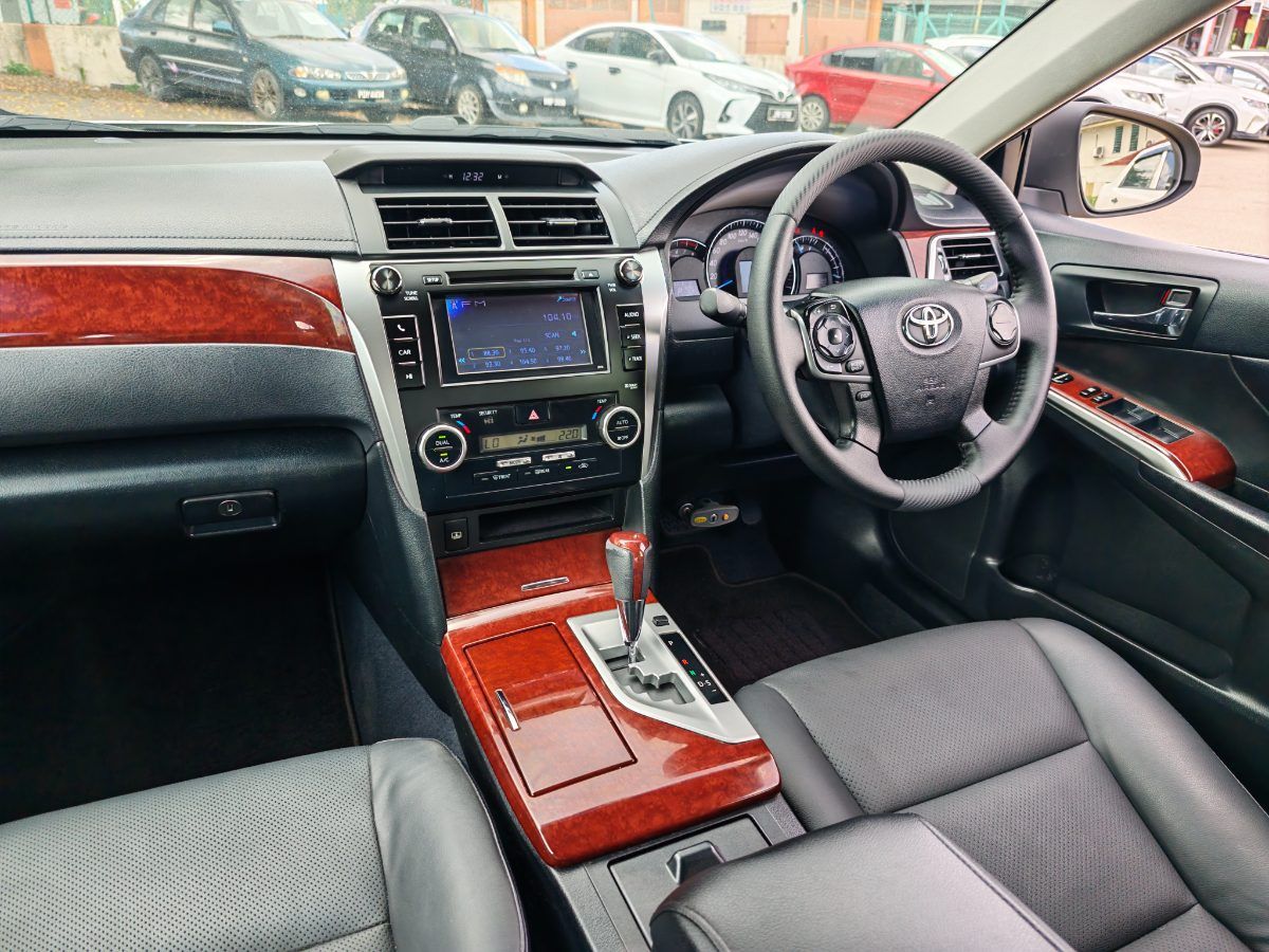 Toyota Camry 2015 Used Car Johor Bahru 6