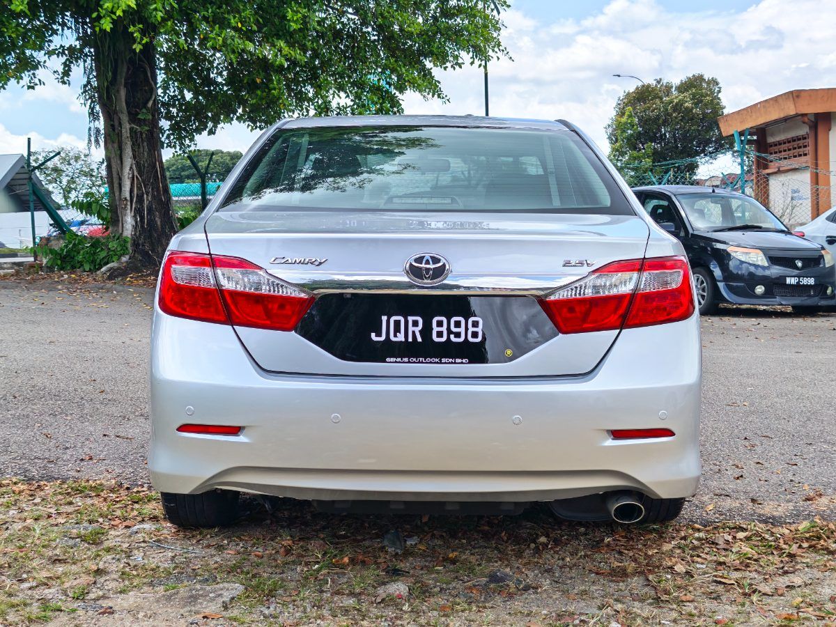 Toyota Camry 2015 Used Car Johor Bahru 8