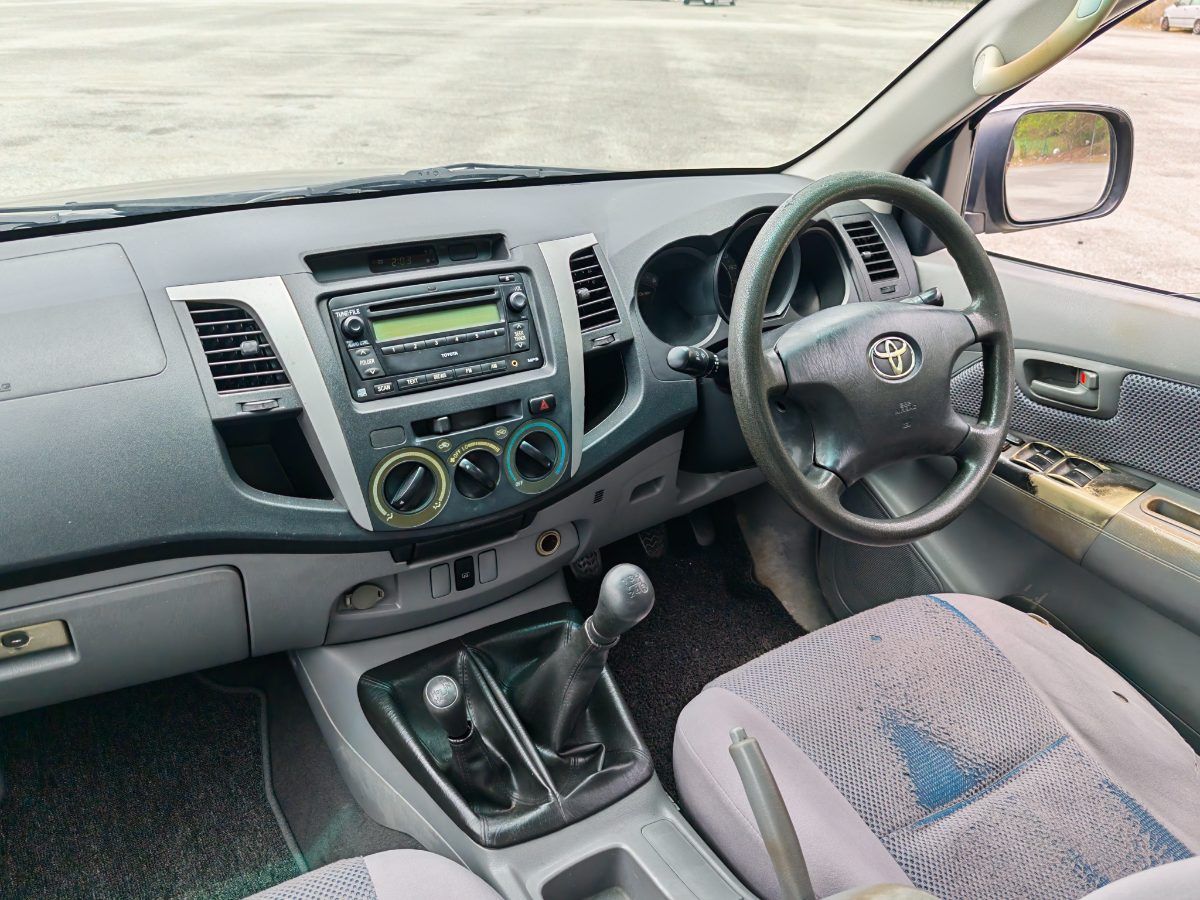 Toyota Hilux 2008 Used Car Johor Bahru 5