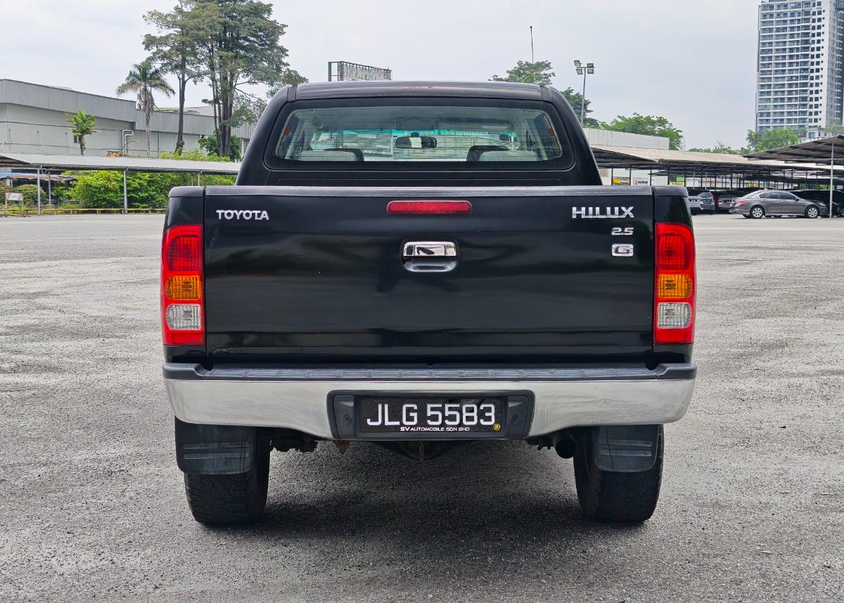 Toyota Hilux 2008 Used Car Johor Bahru 9