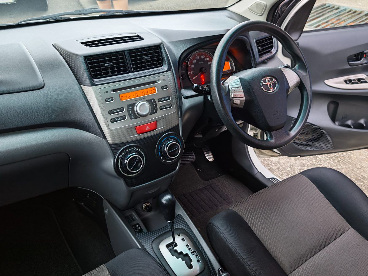 Toyota Avanza 2013 Used Car Johor Bahru 4
