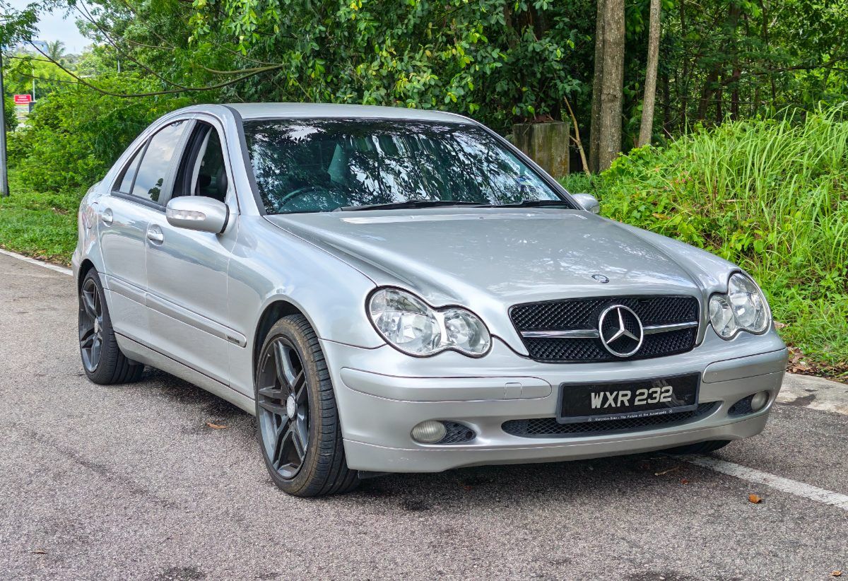 Mercedes Benz C180 2003 Used Car Johor Bahru 2