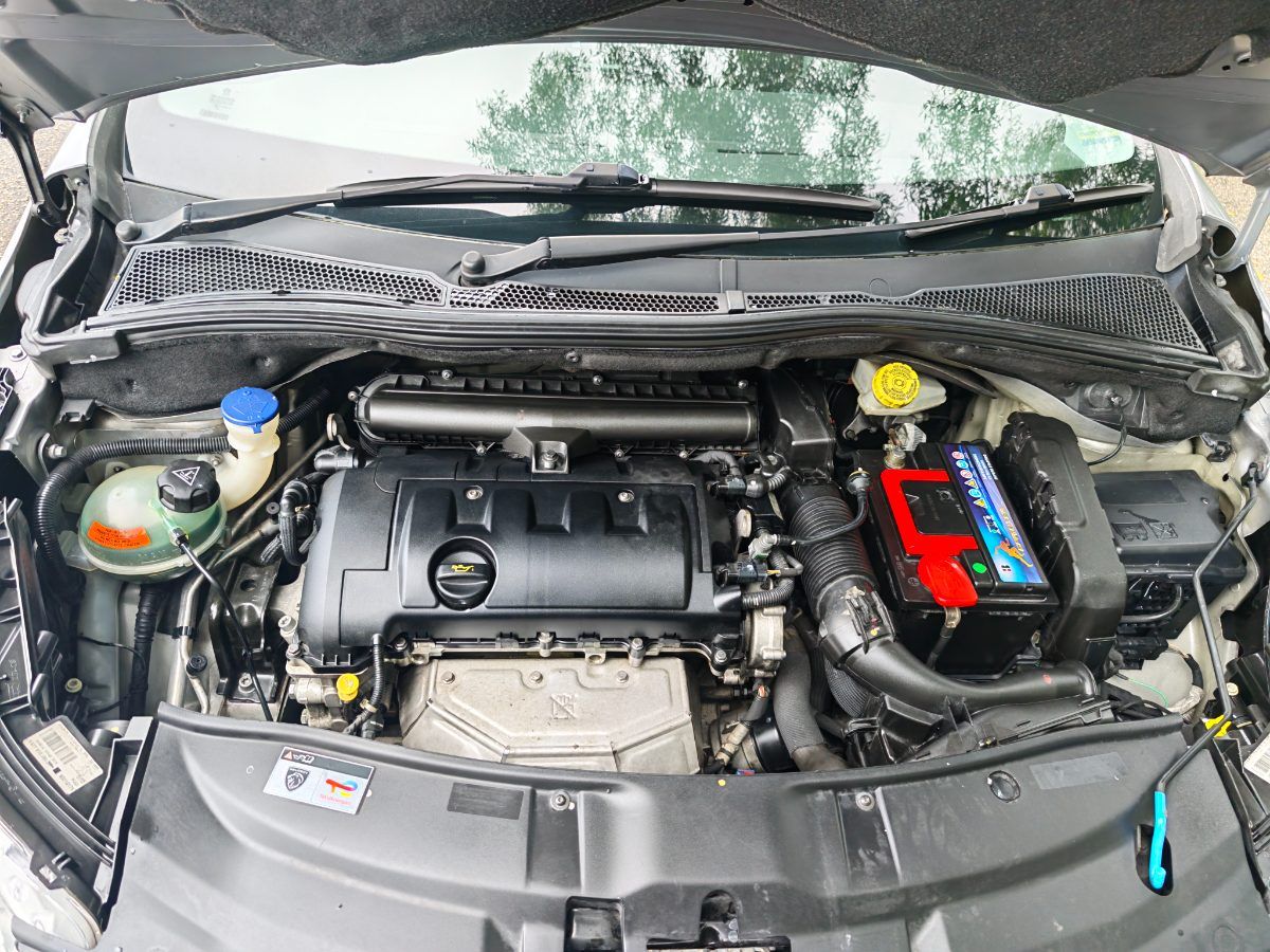 Peugeot 2008 2016 Used Car Johor Bahru 4