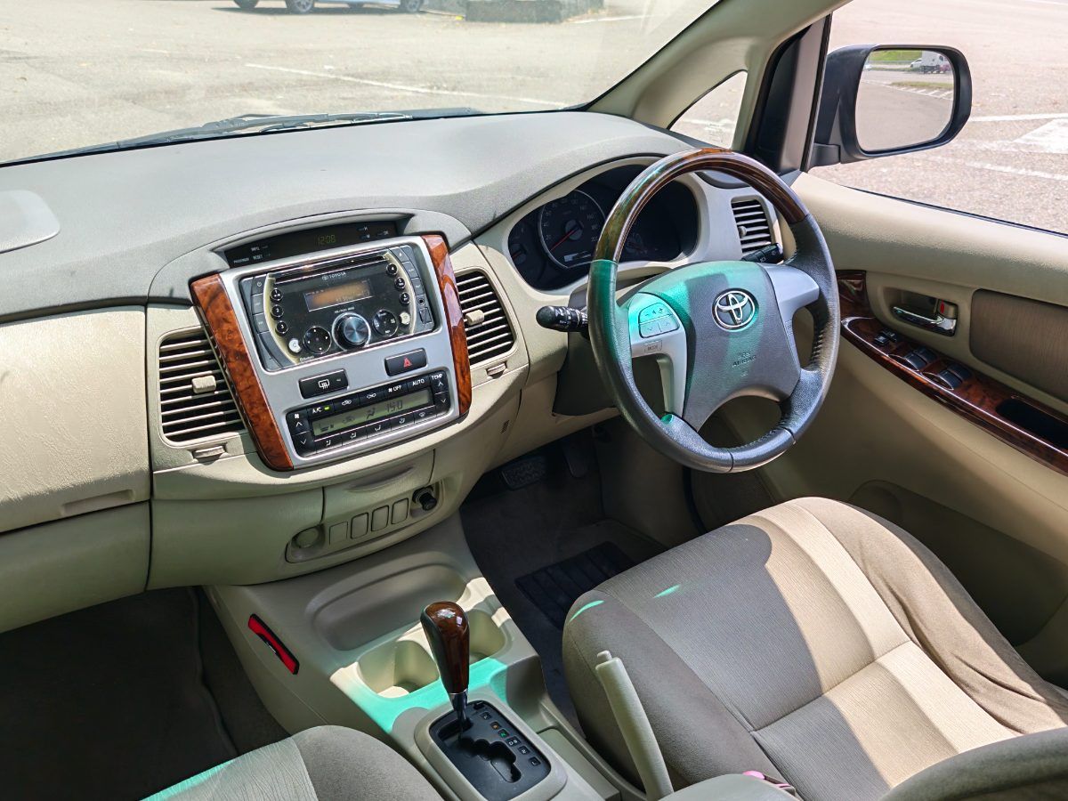 Toyota Innova 2013 Used Car Johor Bahru 4