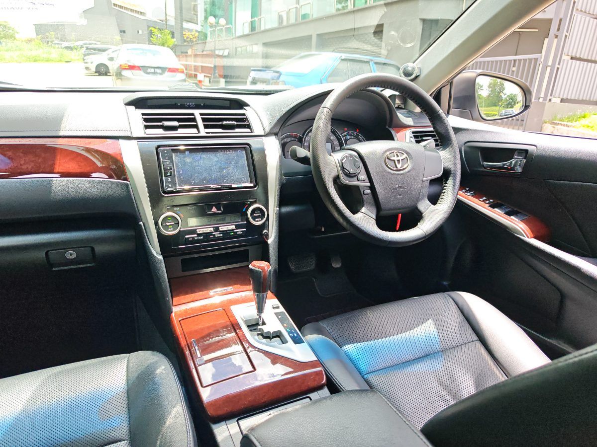Toyota Camry 2012 Used Car Johor Bahru 5