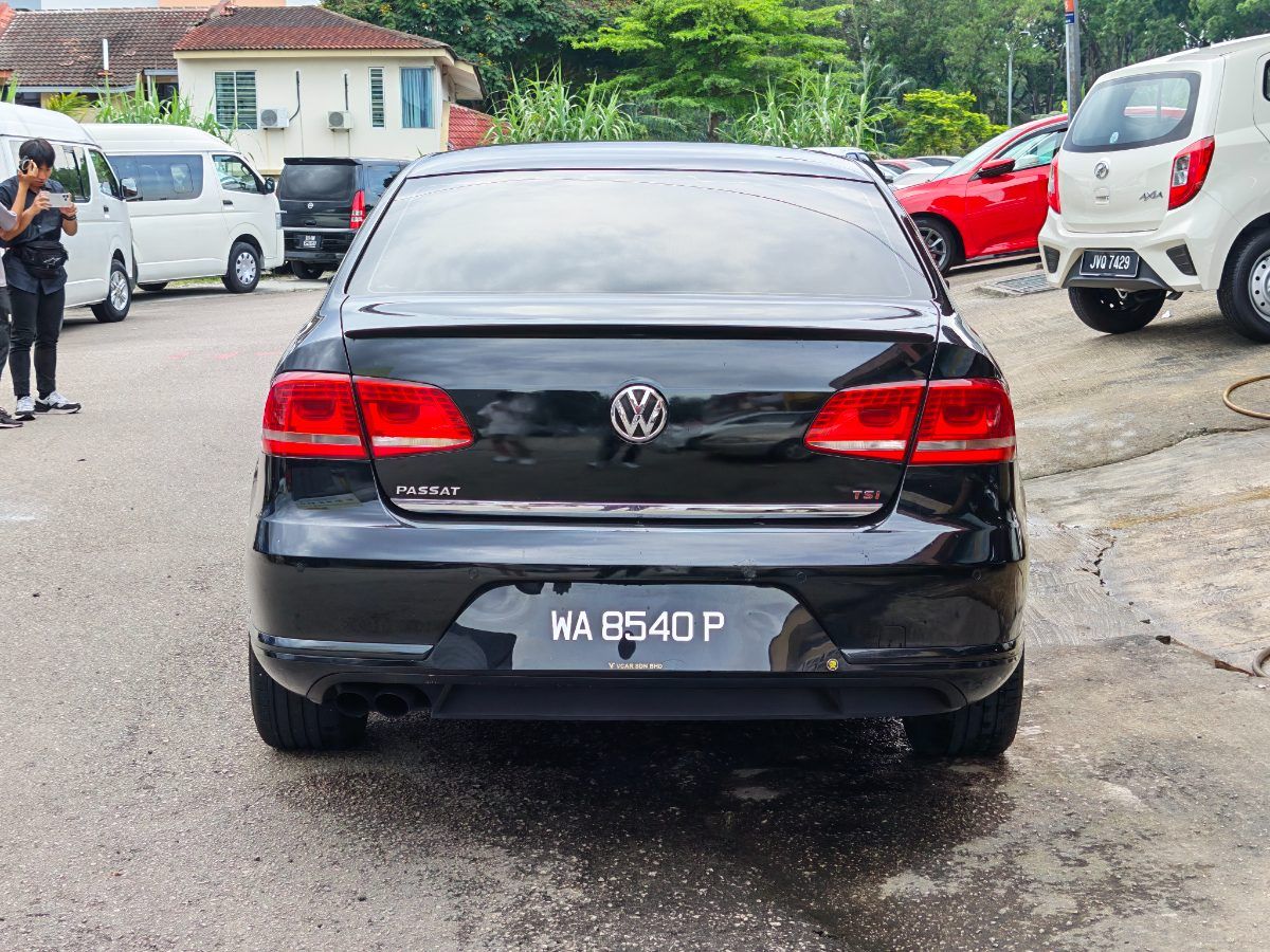 Volkswagen Passat 2013 Used Car Johor Bahru 8