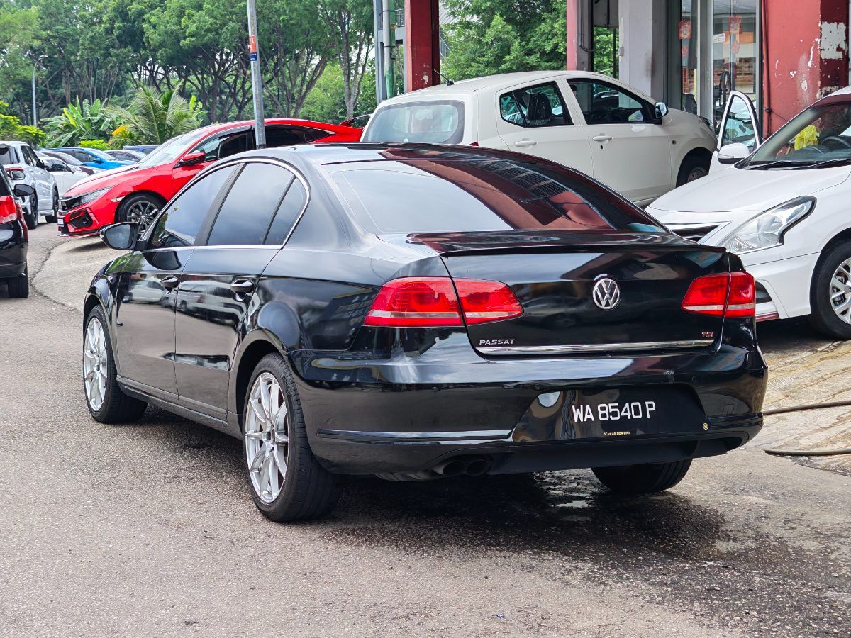 Volkswagen Passat 2013 Used Car Johor Bahru 9