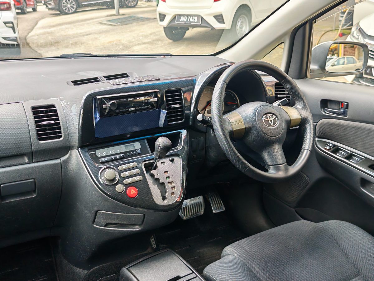 Toyota Wish 2004 Used Car Johor Bahru 5