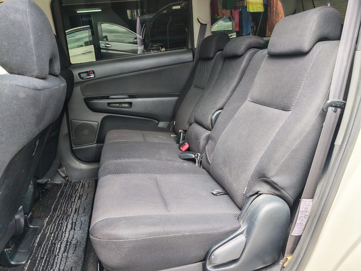 Toyota Wish 2004 Used Car Johor Bahru 7