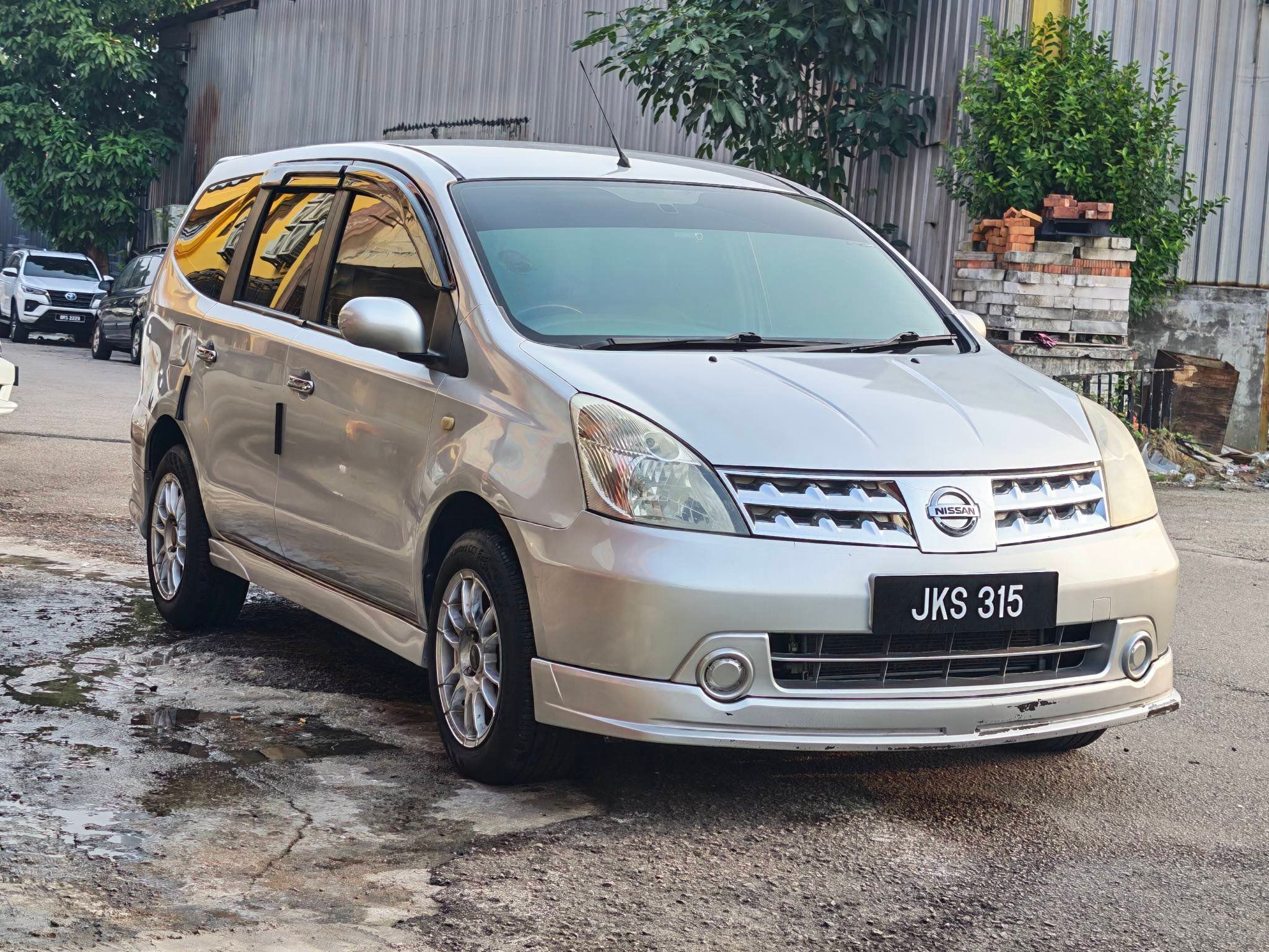 Nissan Livina 1.8L 2008 Used Car Johor Bahru 2