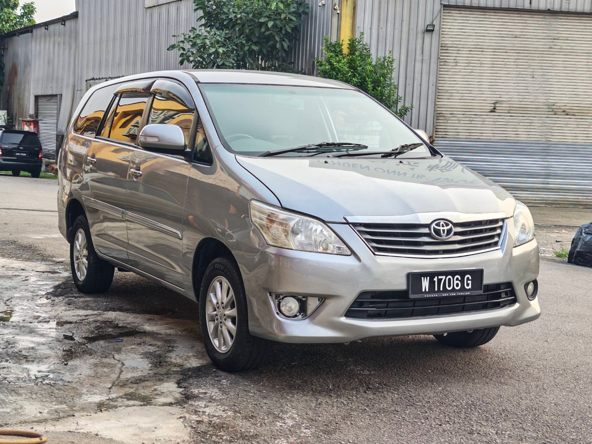 Toyota Innova 2.0L G 2013 Used Car Johor Bahru 2