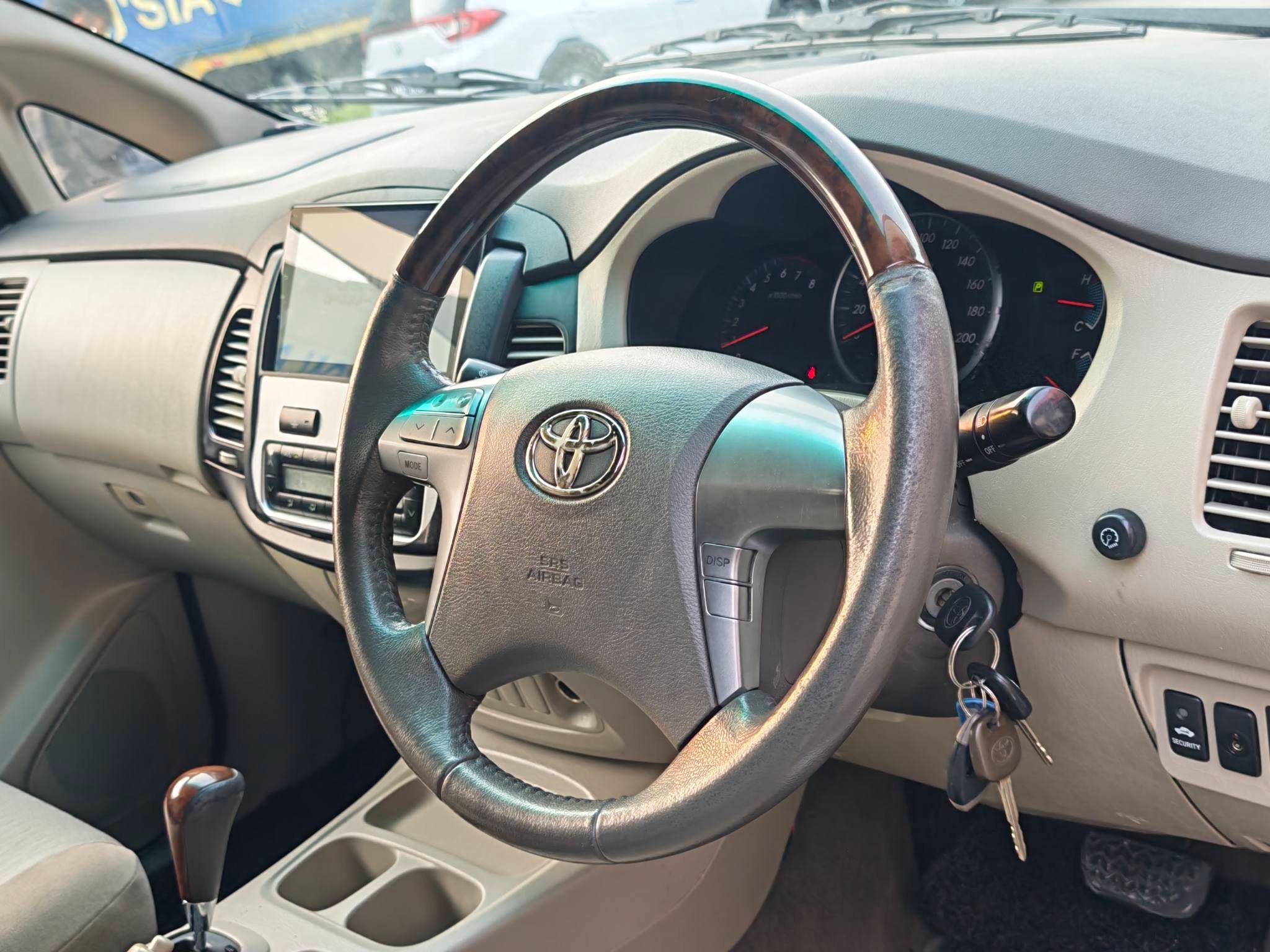 Toyota Innova 2.0L G 2013 Used Car Johor Bahru 7